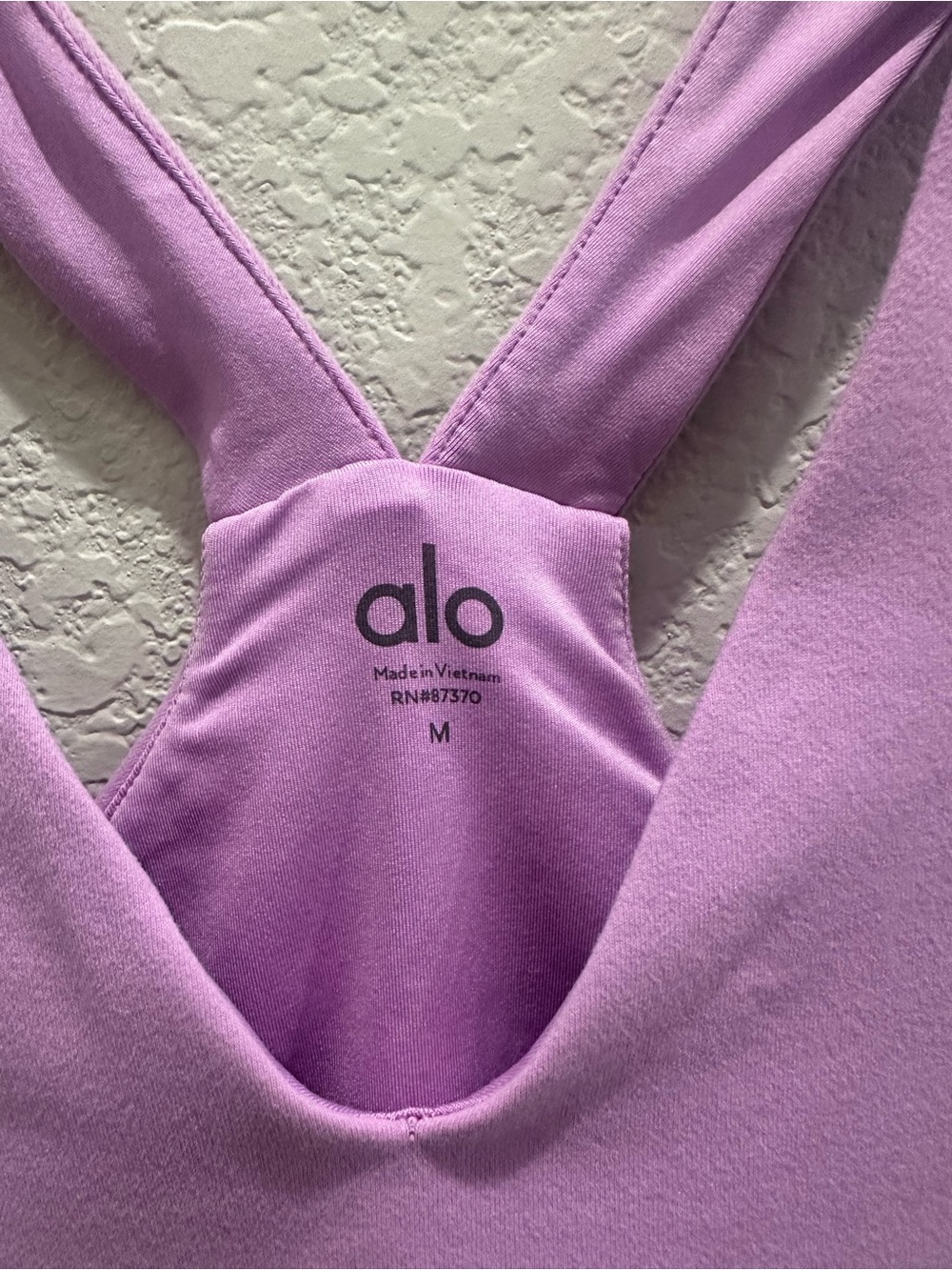 ALO Yoga Lavender V-Back Seamless Tank Size Medium - Picture 3 of 5
